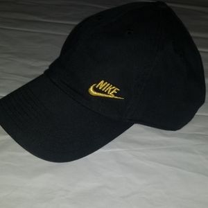 Women's baseball hat